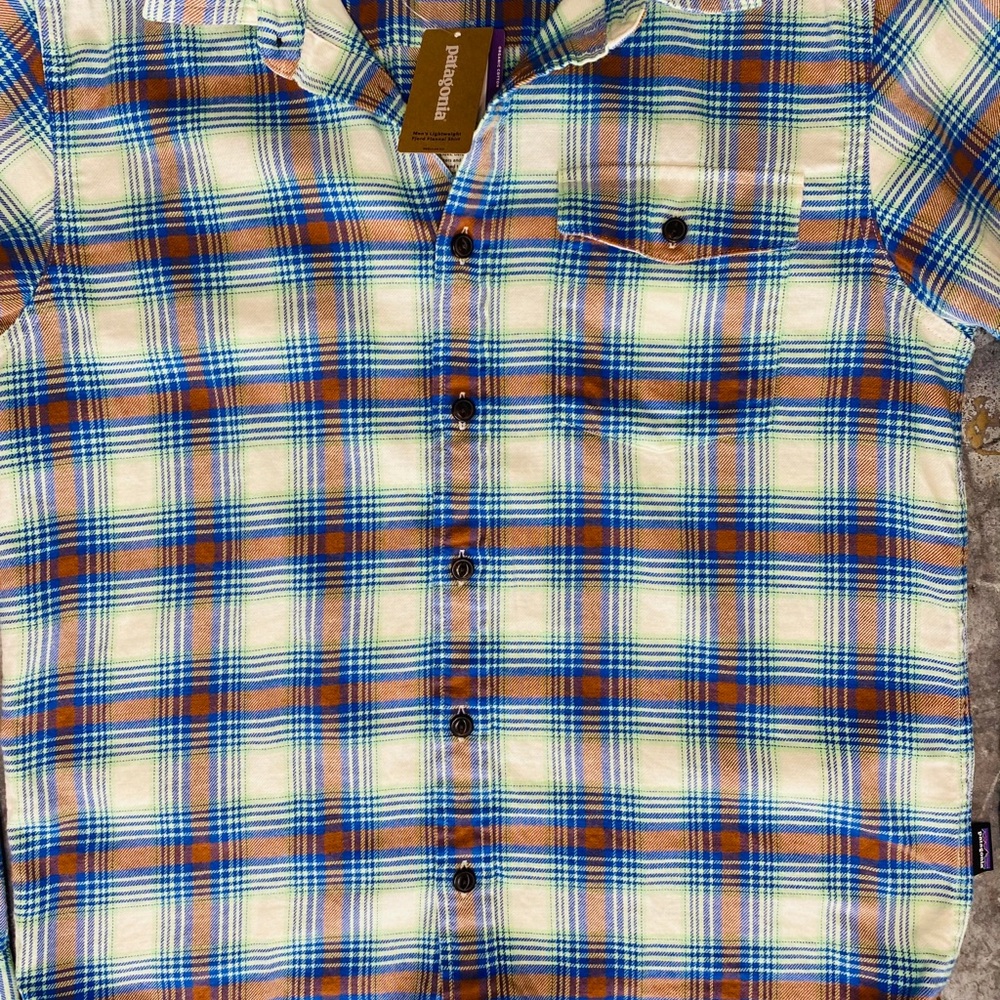 SOLD Patagonia LW Fjord Flannel SOLD - Picture 5 of 9